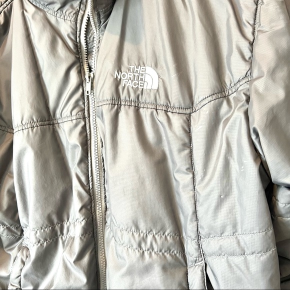 The North Face Mens lightweight PufferJacket - Picture 3 of 6